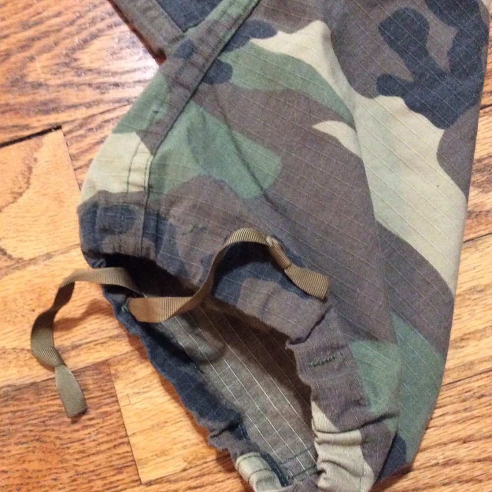 Uo Vintage Military Surplus Camo Cargo Pants Gem